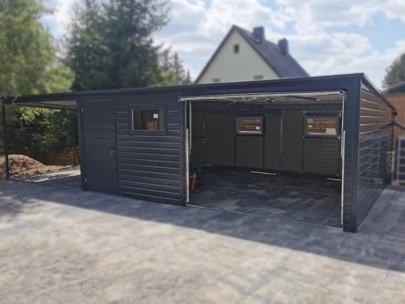 Garaż blaszany z Wiatą 9x5m Grafit RAL 7016 | Brama Uchylna | 4 Okna i 2 Drzwi | Profil