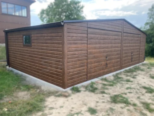 Garaż blaszany Drewnopodobny 8x5 m Orzech | 2 Bramy Uchylne | 2 Okna | Rynny | Profil